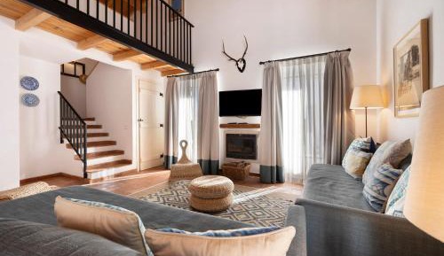 Villa with Garden View