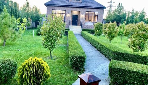 Villa with Garden View