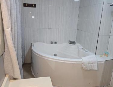 Suite with Spa Bath