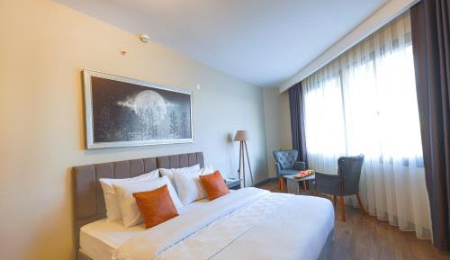 Large Double Room