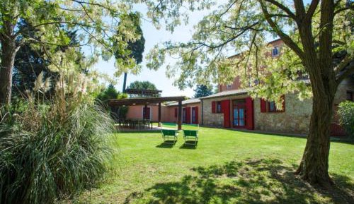 Villa with Garden View