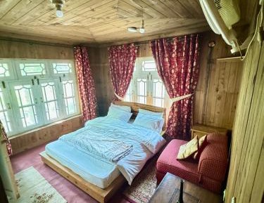 Double or Twin Room with Private Bathroom