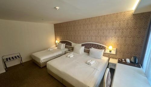 Twin Room with City View