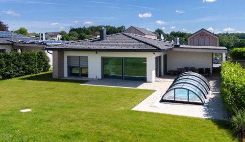 Three-Bedroom Holiday Home 