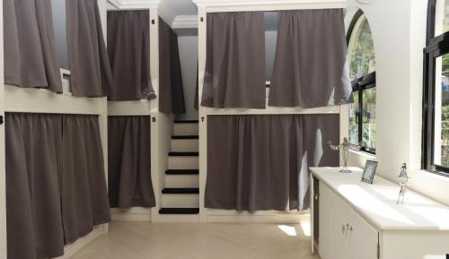 Bunk Bed in Mixed Dormitory Room