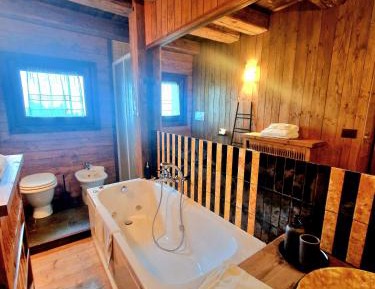 Deluxe Suite with Spa Bath