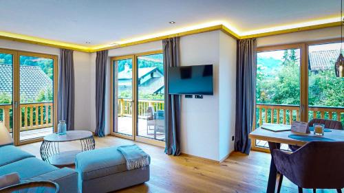 Apartment with Mountain View