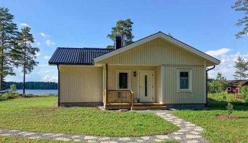 Three-Bedroom Holiday Home 