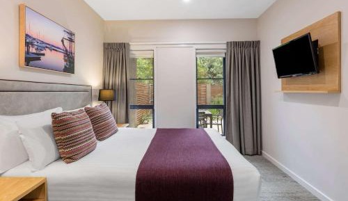 One-Bedroom Deluxe Room