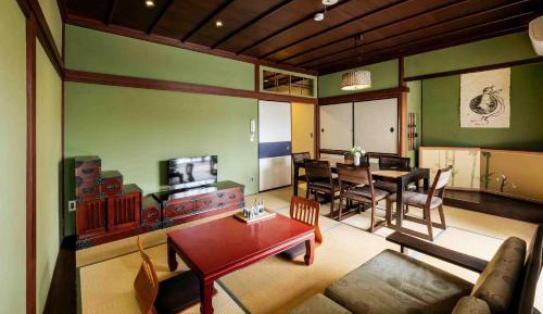 Three-Bedroom Holiday Home 