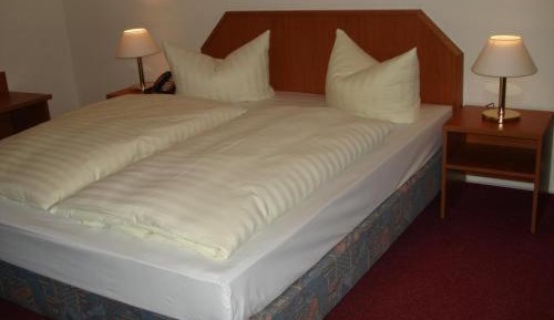 Twin Room with Shared Toilet