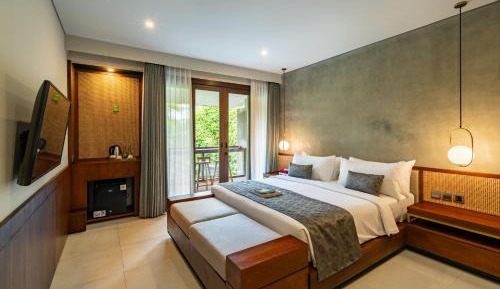 Double Room with Pool View