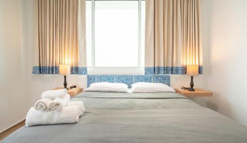 Deluxe Queen Room