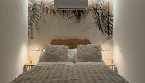 Deluxe Two-Bedroom Apartment with Garden View