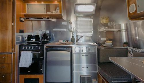 Bambi Airstream - Caravan (shared bathroom)