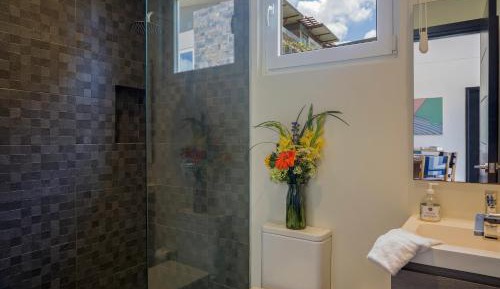 Three-Bedroom Apartment with Balcony