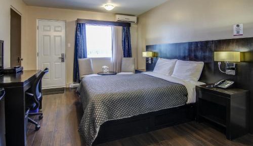 Queen Room with River View