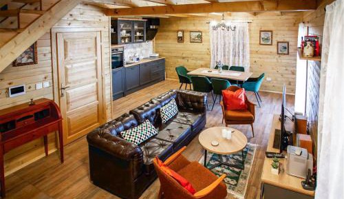 Four-Bedroom Holiday Home