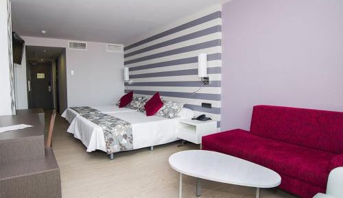 Deluxe Double Room with Terrace ( 2 Adults)