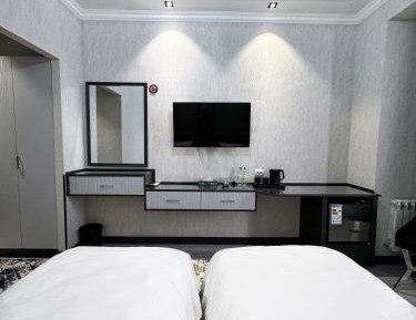 Large Twin Room