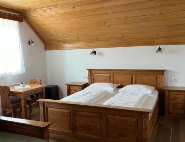 Double or Twin Room with Mountain View