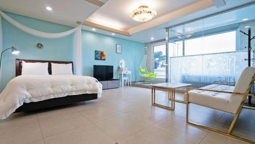 Double Room 8