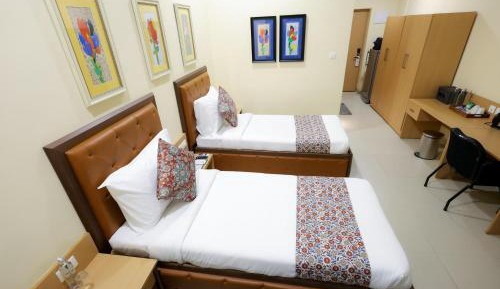 Deluxe Double Room (2 Adults + 1 Child)
