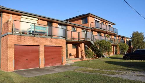 Apartment with Pool View 