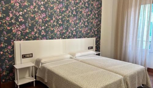 Double or Twin Room with Shared Bathroom