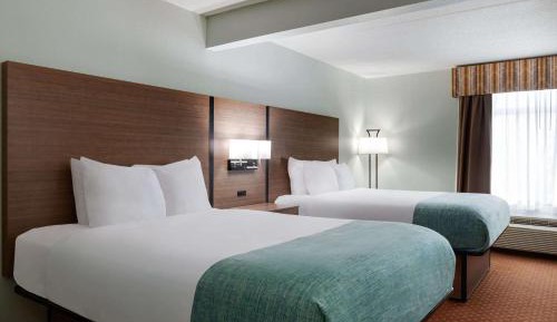 Queen Room with Two Queen Beds - Non-Smoking