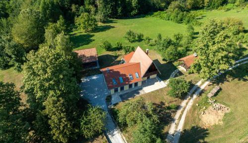 Three-Bedroom Holiday Home 