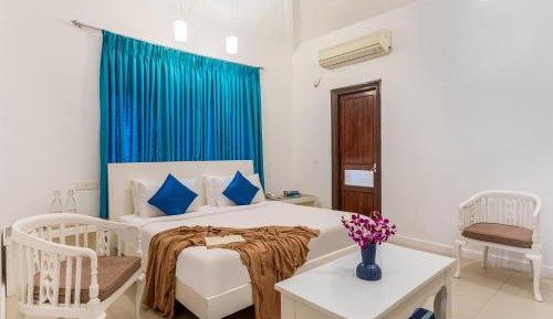 Deluxe Room with Pool View