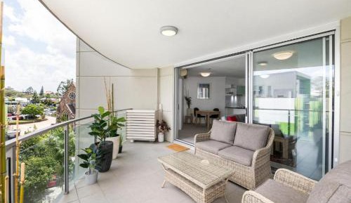 One-Bedroom Apartment with Balcony