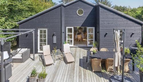 Four-Bedroom Holiday Home