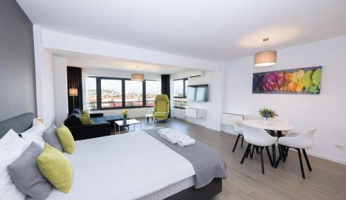 King Studio with Sofa Bed