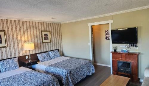 Standard Queen Room with Two Queen Beds