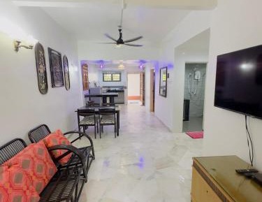 Two-Bedroom Apartment with Balcony and Sea View