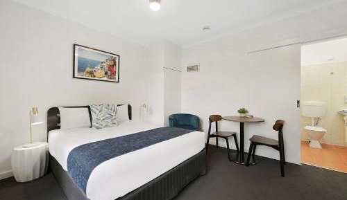 Standard Queen Room