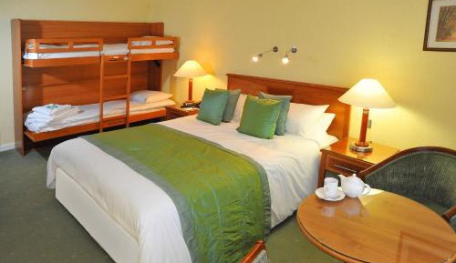 Family Room (2 adults + 2 children under 12yrs)