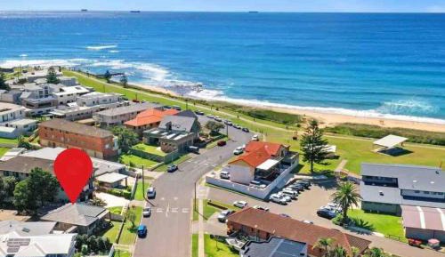 Deluxe One-Bedroom Apartment