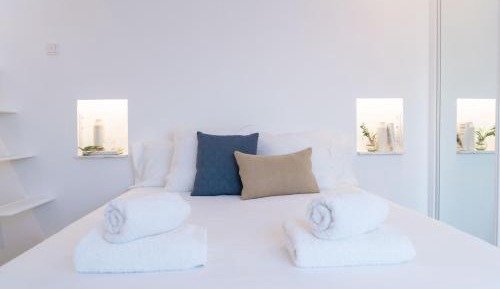 One-Bedroom Apartment with Rooftop Spa Bath