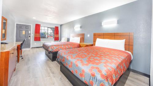 Queen Room with Two Queen Beds Smoking