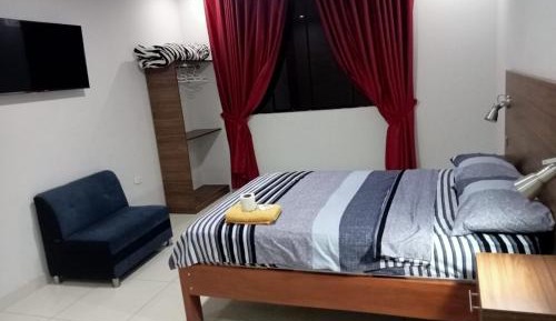 Standard Queen Room