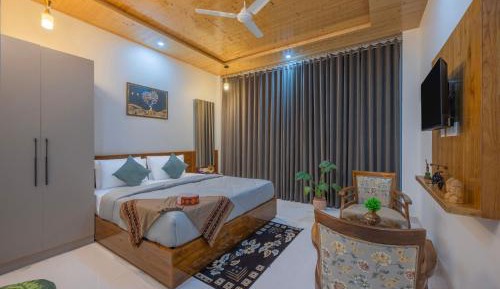 King Room with Balcony