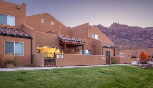 Three-Bedroom Vacation Home 