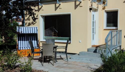 One-Bedroom Apartment with Terrace