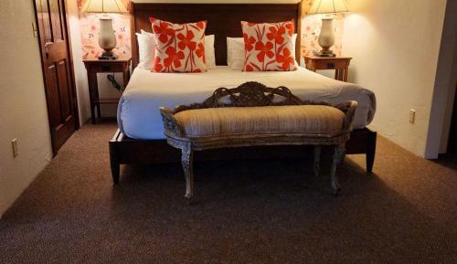 Deluxe King Suite