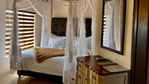 Premium Waterhole Chalet