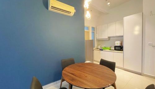 One-Bedroom Apartment with Balcony