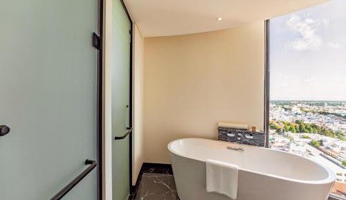 Premier Deluxe King Room